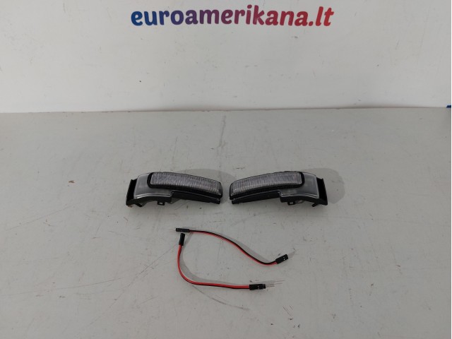 Išorinių veidrodėlių posūkių komplektas